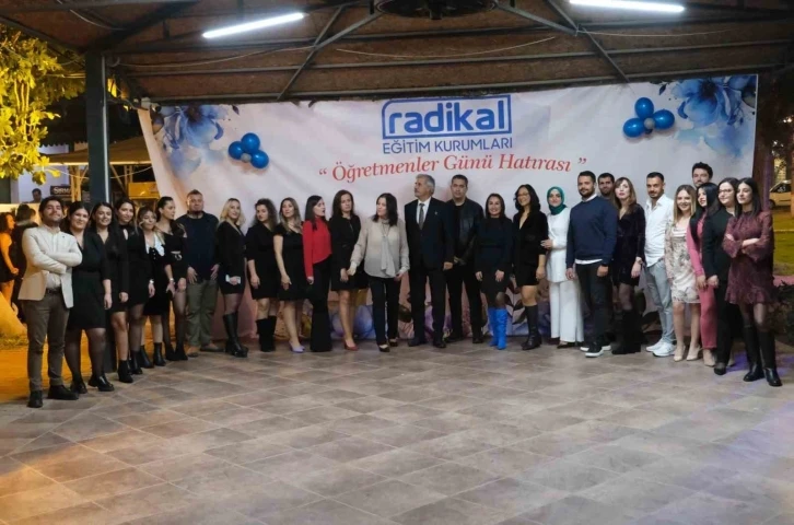 Radikal Eğitim Kurumlarında Öğretmenler Günü coşkusu
