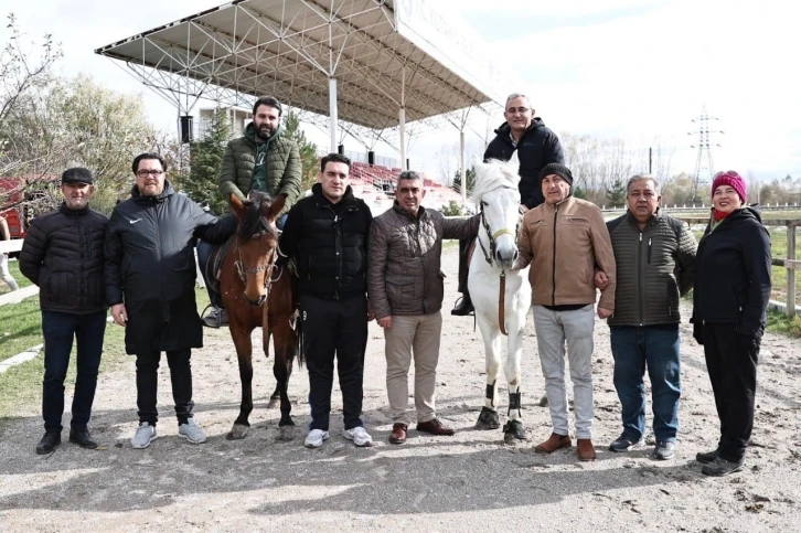 Rahvan Atçılar Derneğinden şehitler için mevlit programı
