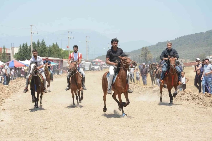 Rahvan atlar, 7 yıl sonra yeniden yarıştı
