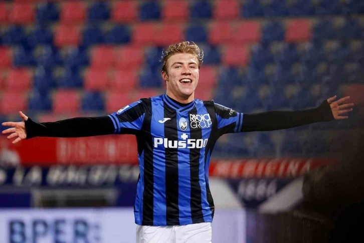 Rasmus Hojlund, Manchester United’a imzayı attı
