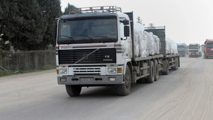 Refah Sınır Kapısı’ndan Gazze’ye 14 tır daha geçti