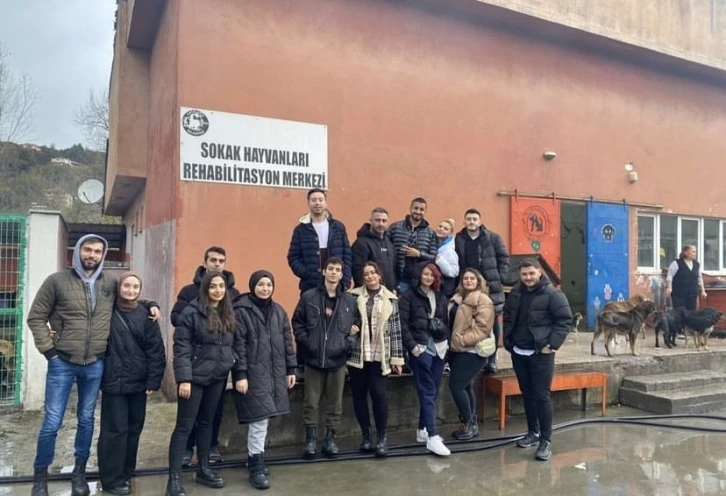 Rehabilitasyon merkezindeki hayvanları unutmadılar
