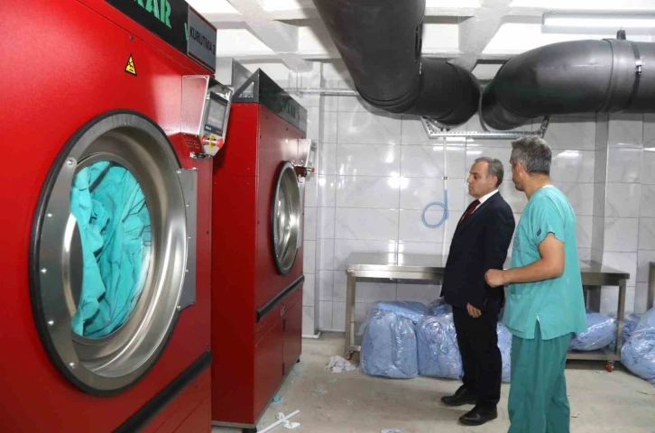 Rektör Prof. Dr. Altun, Tıp Fakültesi Hastaneleri Çamaşırhane Tesisi’ni İnceledi
