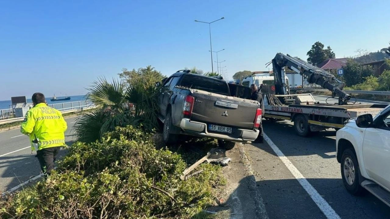 Rize’de otomobil direğe çarptı: 2 yaralı