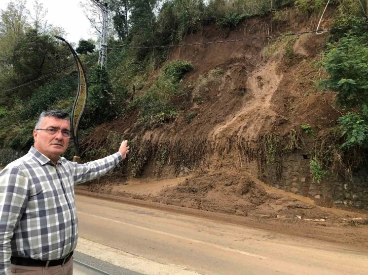 Rize’deki bu mahallenin sakinleri gün geçtikçe büyüyen heyelana çözüm arıyor
