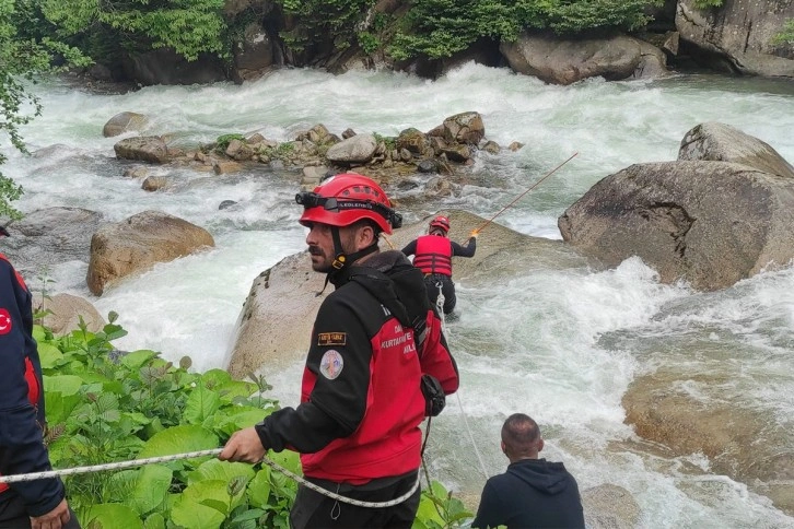 Rize’de 44 yaşındaki kayıp hasta kadın için arama çalışması başlatıldı