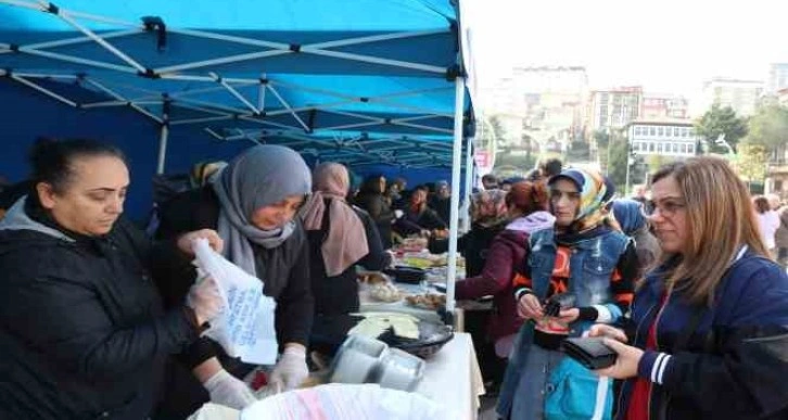 Rizeli kadınlardan depremzedelere destek