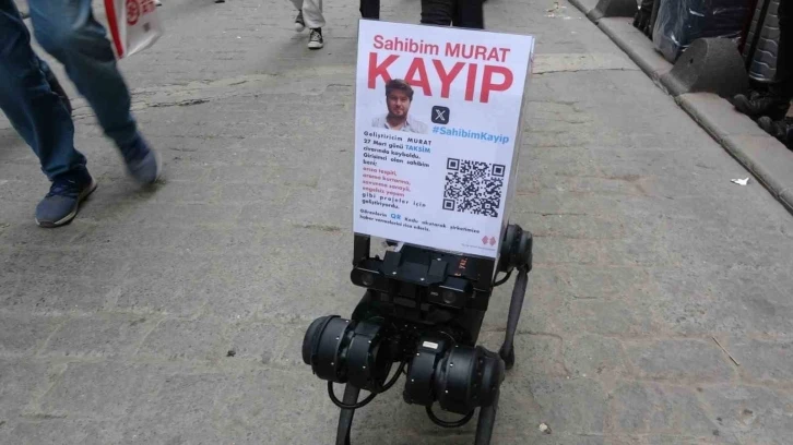 Robot Köpek Jidoka Dog Taksim’de ilgi odağı oldu: Darbuka eşliğinde oynadı
