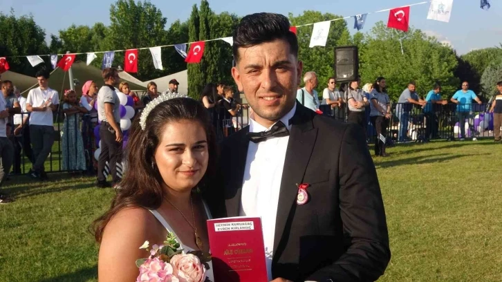 Roman çiftler toplu nikah töreniyle dünya evine girdi
