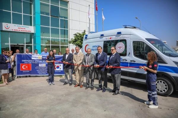 Rotary kulübünden ambulans bağışı