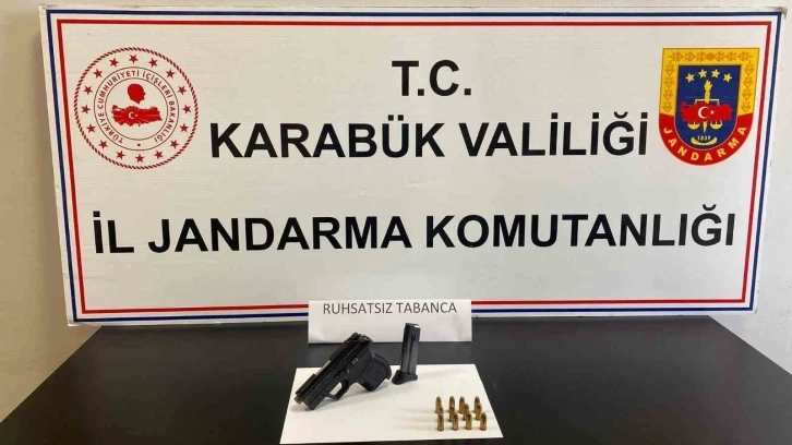 Ruhsatsız tabanca ile yakalanan 3 kişi serbest kaldı
