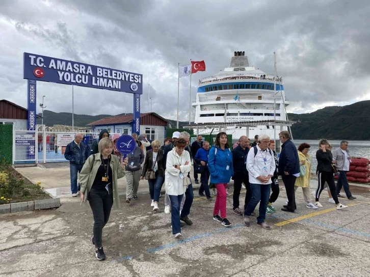 Rusya’dan demir alan kruvaziyer 796 yolcusuyla Amasra Limanına ulaştı
