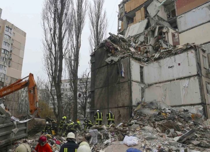 Rusya, Odessa’da apartmanı vurdu: 3 ölü, 8 yaralı
