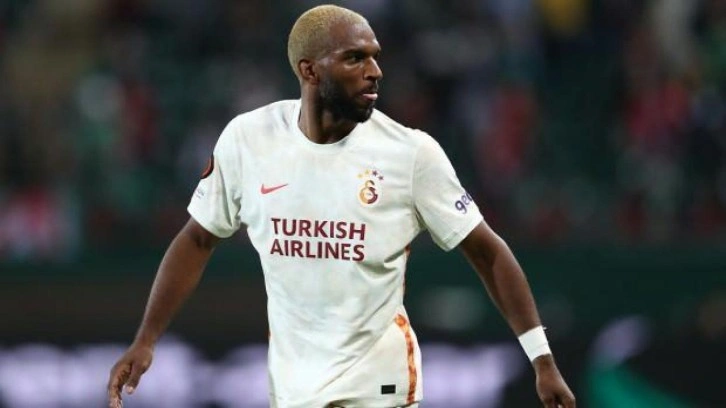 Ryan Babel, Ajax ile idmanlara çıkıyor