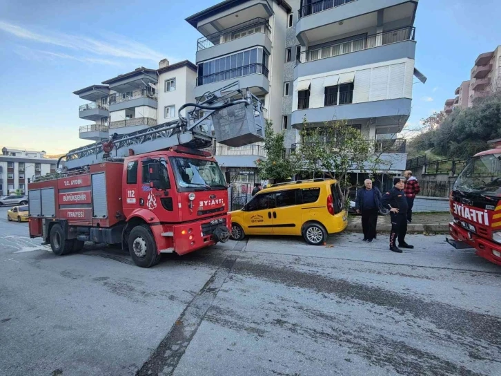 Saç kurutma makinesi evi yaktı
