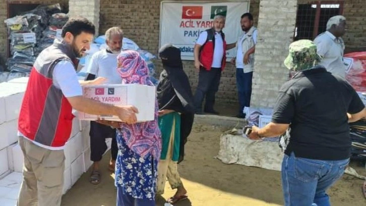 Sadakataşı Pakistan’a insani yardım ulaştırdı