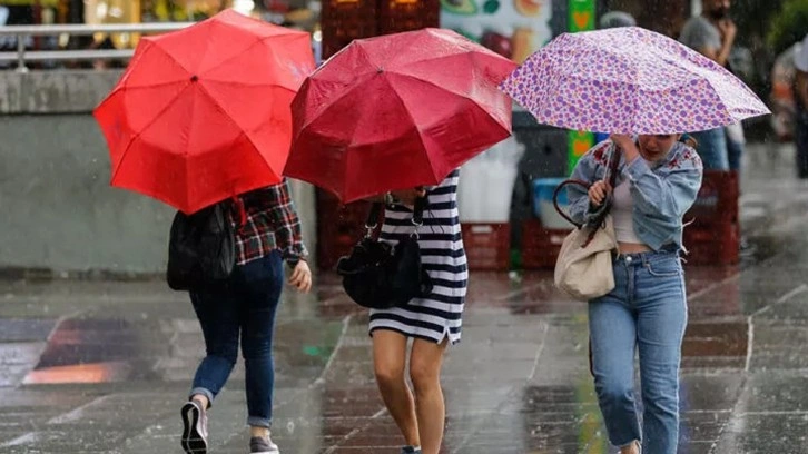 Sağanak yağışlar tekrar geliyor. Meteoroloji'den iki bölgeye uyarı geldi