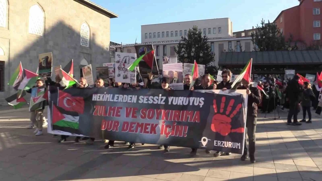 Sağlık çalışanlarının protesto yürüyüşleri bir yıldır devam ediyor
