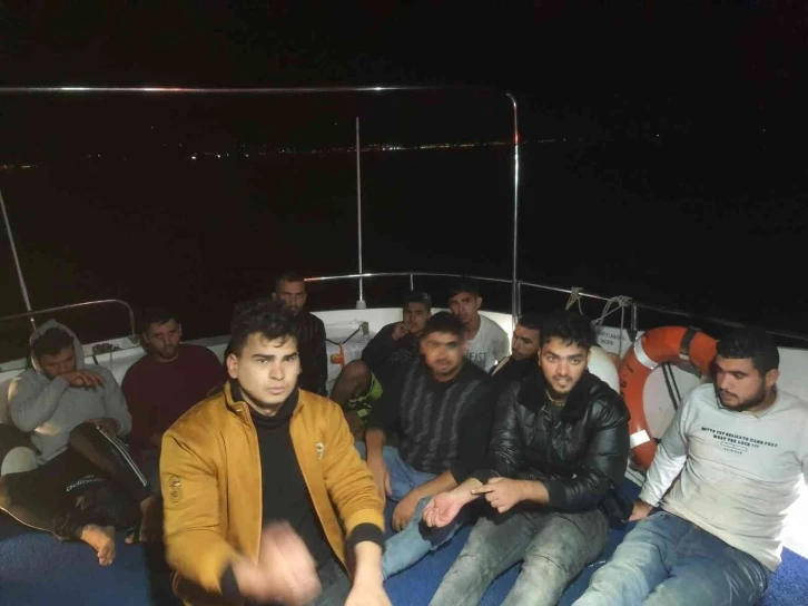 Sahil Güvenlik radarı tespit etti, 10 düzensiz göçmen kurtarıldı
