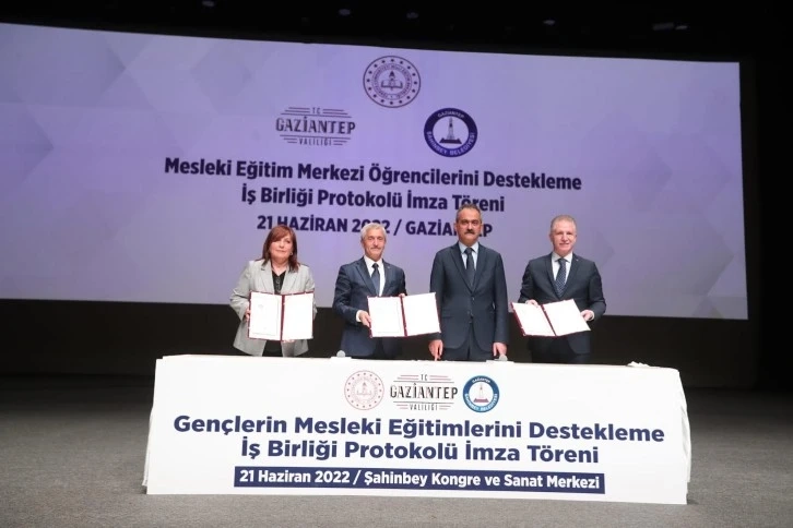 ŞAHİNBEY BELEDİYESİ’NDEN MESLEKİ EĞİTİM ÖĞRENCİLERİNE 250.000.000 TL’LİK DEV DESTEK