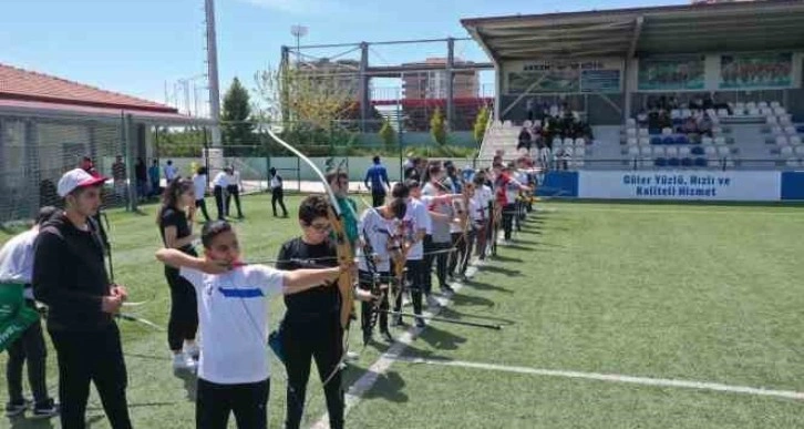 Şahinbey’de okçuluk turnuvası düzenledi