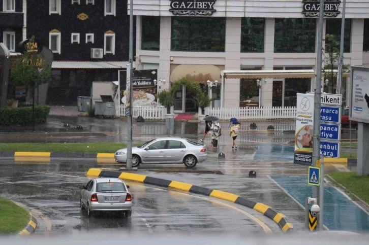 Sakarya bayramı yağışlı geçiriyor
