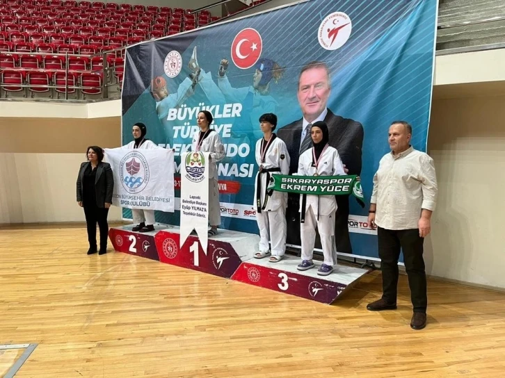 Sakarya Büyükşehirli sporcu Taekwondo’do Türkiye üçüncüsü oldu
