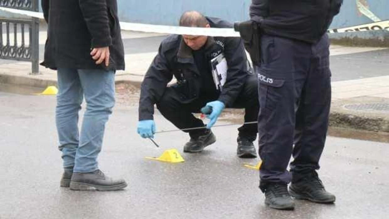 Sakarya'da hareketli dakikalar, kurşun yağdırdı!