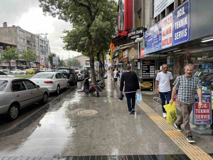 Sakarya’da kavurucu sıcaklar yerini yağışa bıraktı
