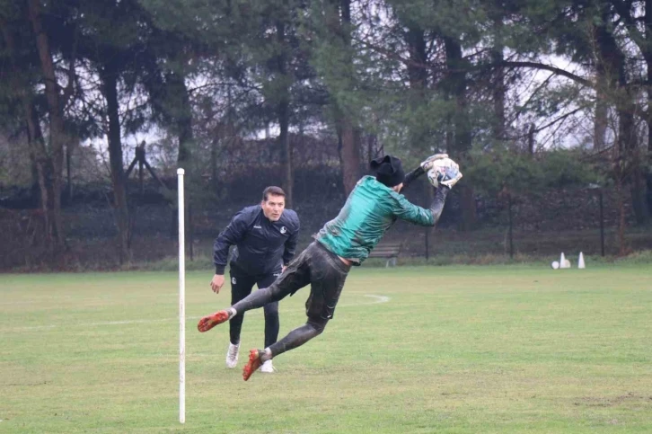 Sakaryaspor, Ankara Keçiörengücü çalışmalarını sürdürüyor
