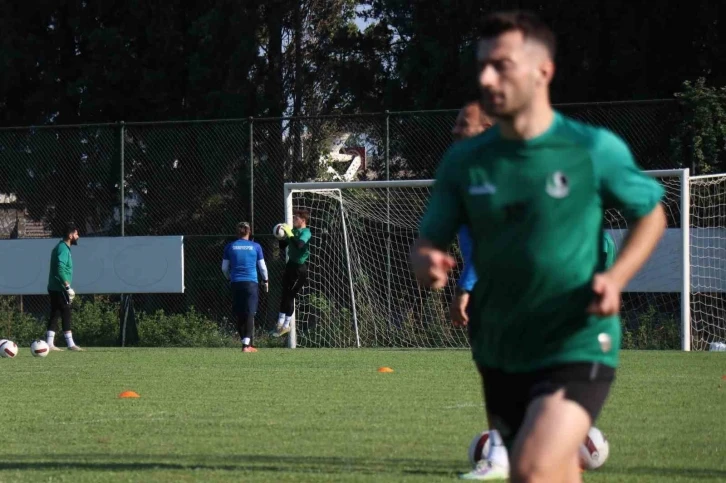 Sakaryaspor, Bandırmaspor mesaisinde
