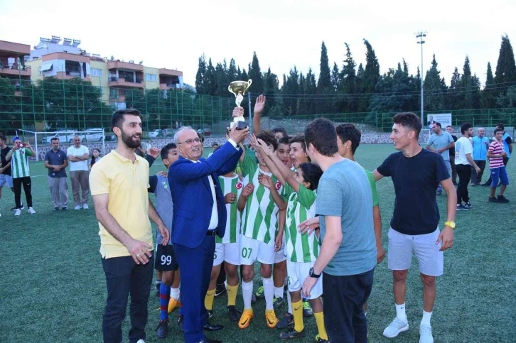 Salihli’de kardeşlik turnuvasında şampiyon Köseali oldu
