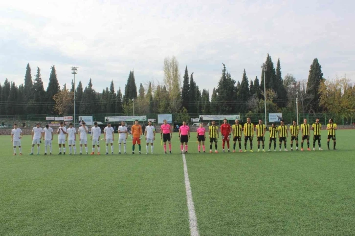 Salihli’de kazanan Aliağa FK oldu
