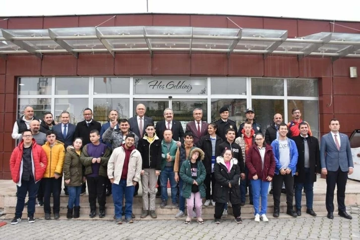 Salihli’de özel sporcular kahvaltıda ağırlandı
