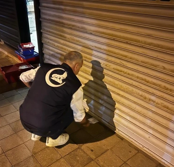 Salihli Ülkü Ocakları, esnafa siftah parası dağıttı
