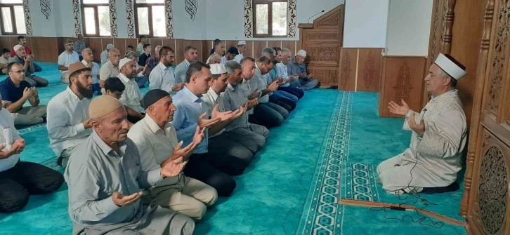 Samsat’ta merkez cami ibadete açıldı
