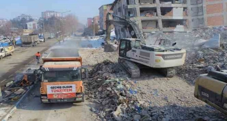 Samsun Büyükşehir tüm gücüyle afet bölgesinde