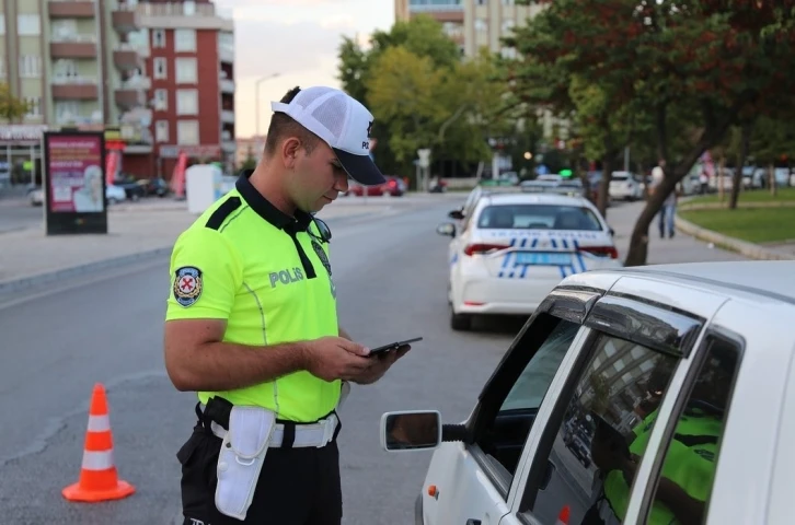 Samsun’da 1 ayda 96 silah, 331 kesici alet ve 1173 aranan şahıs yakalandı
