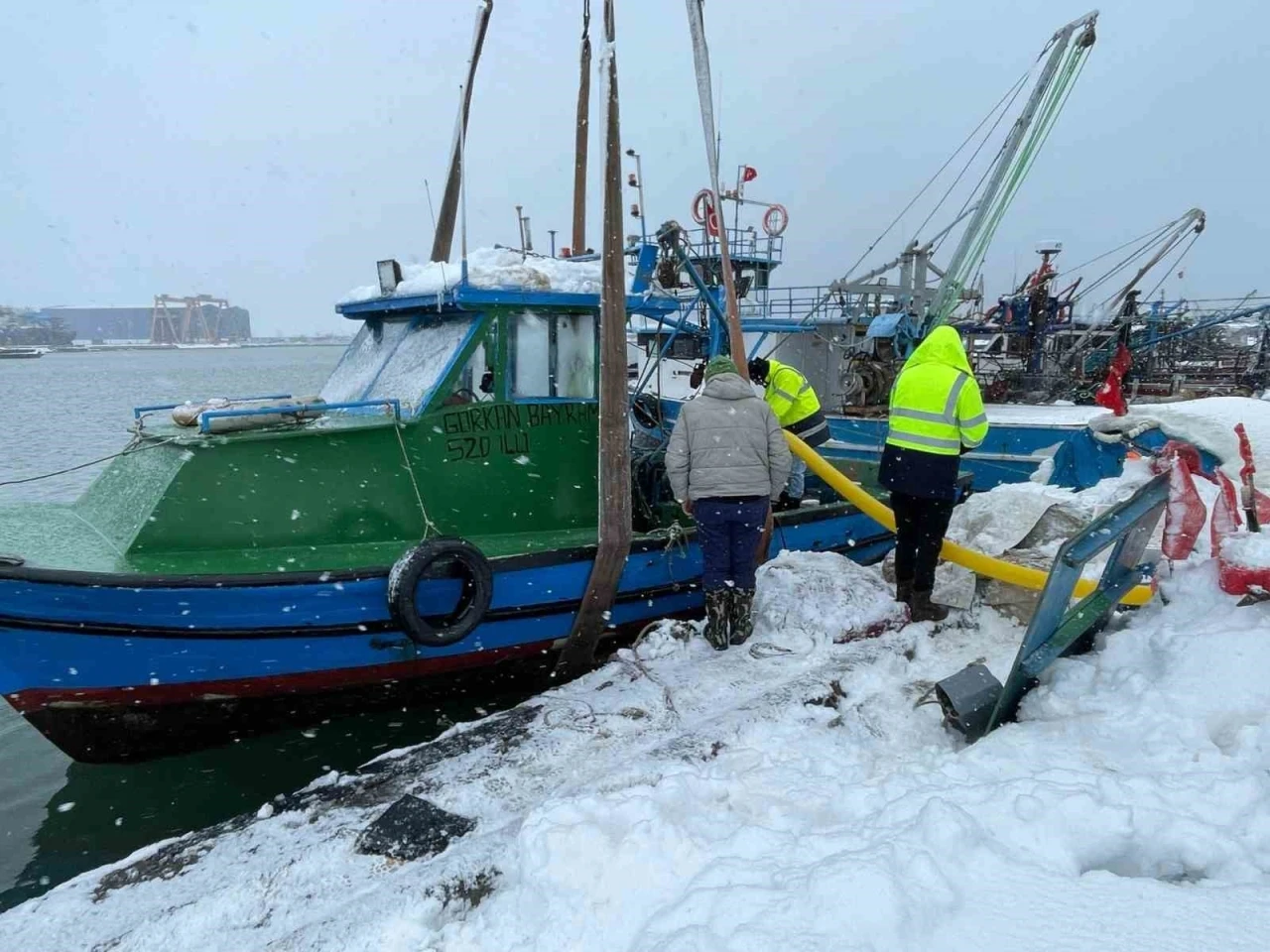 Samsun’da balıkçı teknesi battı
