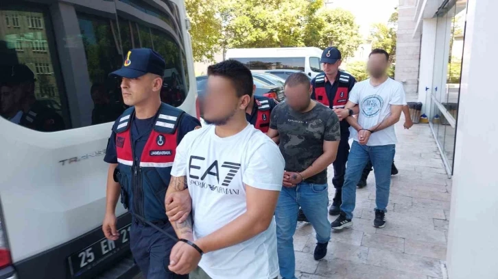 Samsun’da jandarma tarafından uyuşturucu ve silah ele geçirildi: 3 gözaltı
