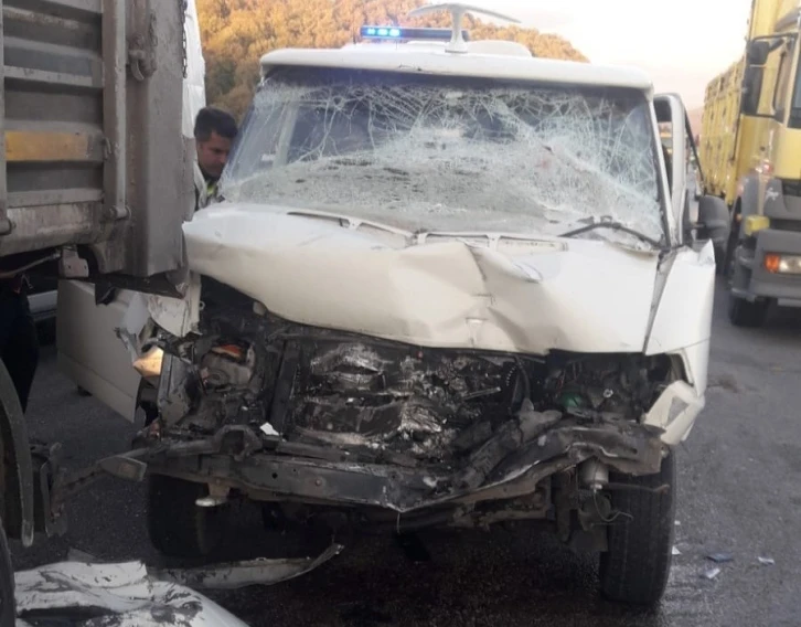 Samsun’da kamyonet ile tır çarpıştı: 1 yaralı
