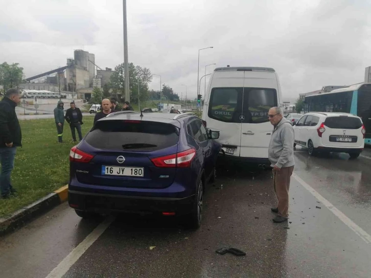 Samsun’da kırmızı ışıkta zincirleme kaza: 3 yaralı
