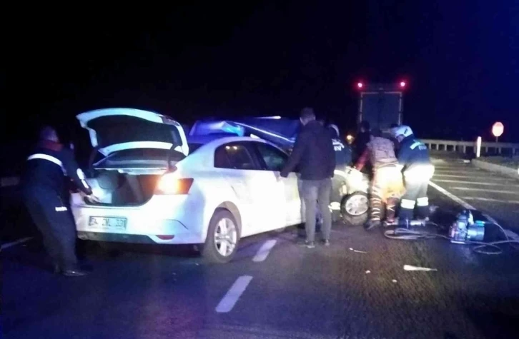 Samsun’da otomobil hafif ticari araç ile çarpıştı: 2 ölü, 5 yaralı
