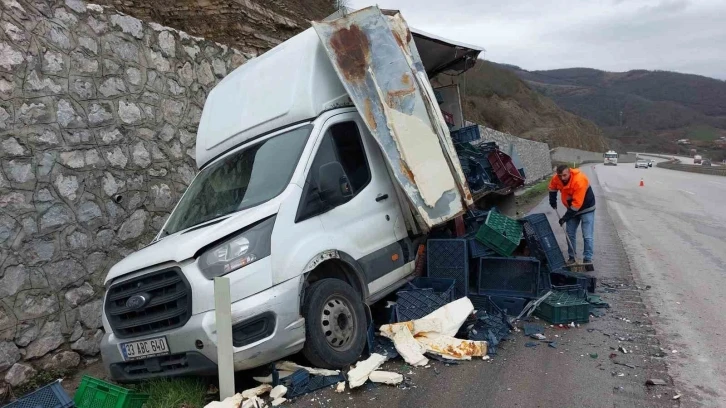 Samsun’da tır, arıza yapan kamyoneti biçti: 1 yaralı
