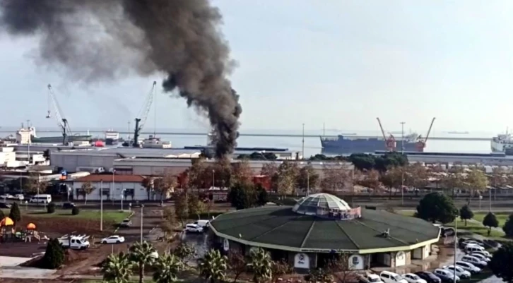 Samsun limanında yağ tankı bomba gibi patladı, facianın eşiğinden dönüldü
