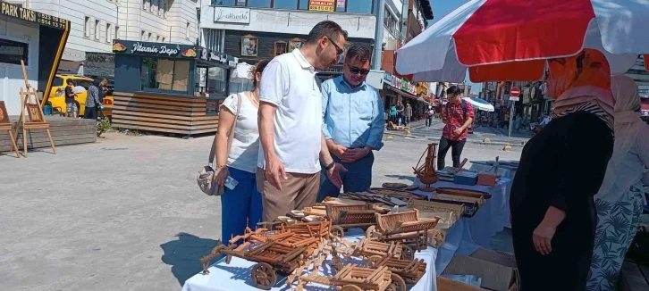 Sanatçı kadınlar göz kamaştırdı
