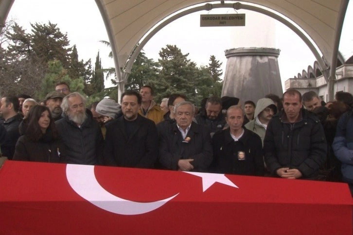 Sanatçı Köksal Engür Üsküdar'da son yolculuğuna uğurlandı