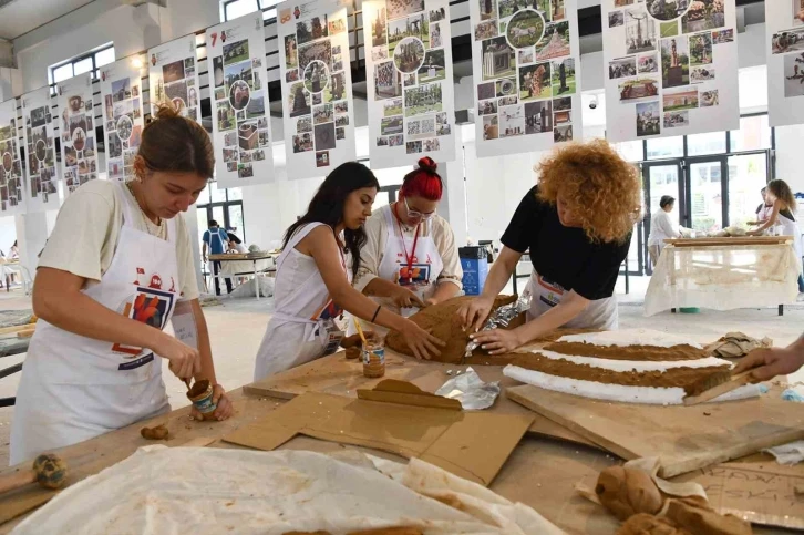 Sanatçılar 100’üncü yıla özel yapılacak eser için kolları sıvadı
