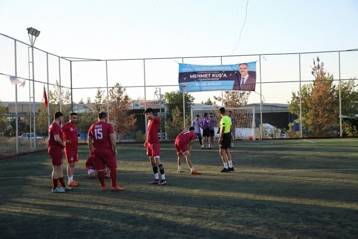 Sanayi esnafı 25 yıl sonra turnuvada ter döktü
