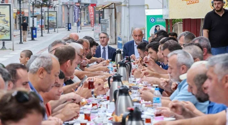 Sandıkçı: "En büyük güç kaynağımız hemşehrilerimizle olan örnek birlikteliğimizdir"
